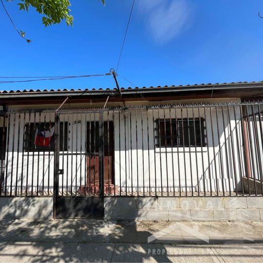 TERRENO CON 2 CASAS EN QUILLOTA.  