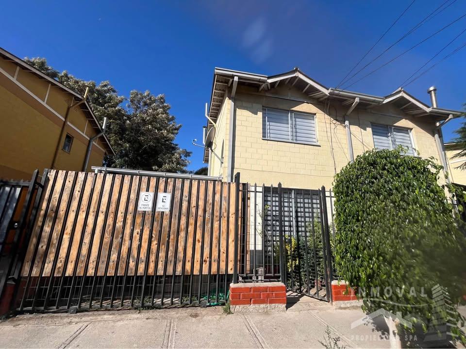 HERMOSA CASA EN CONDOMINIO DE LA CALERA.